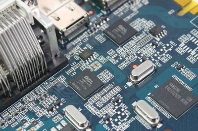 映眾發布冰龍紀念版 鈦合金供電多屏顯示，助力專業多媒體制作